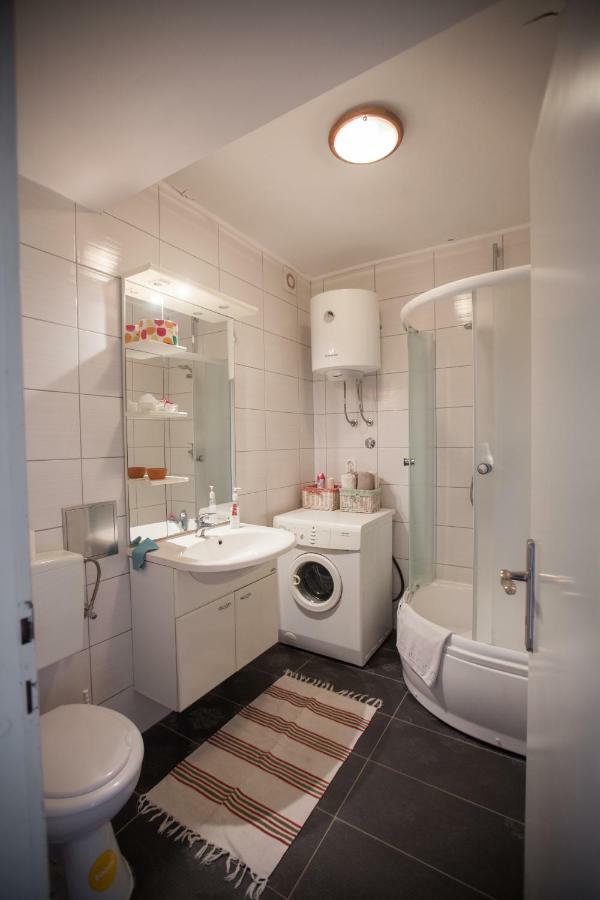 Riverview Apartment Osijek Eksteriør bilde